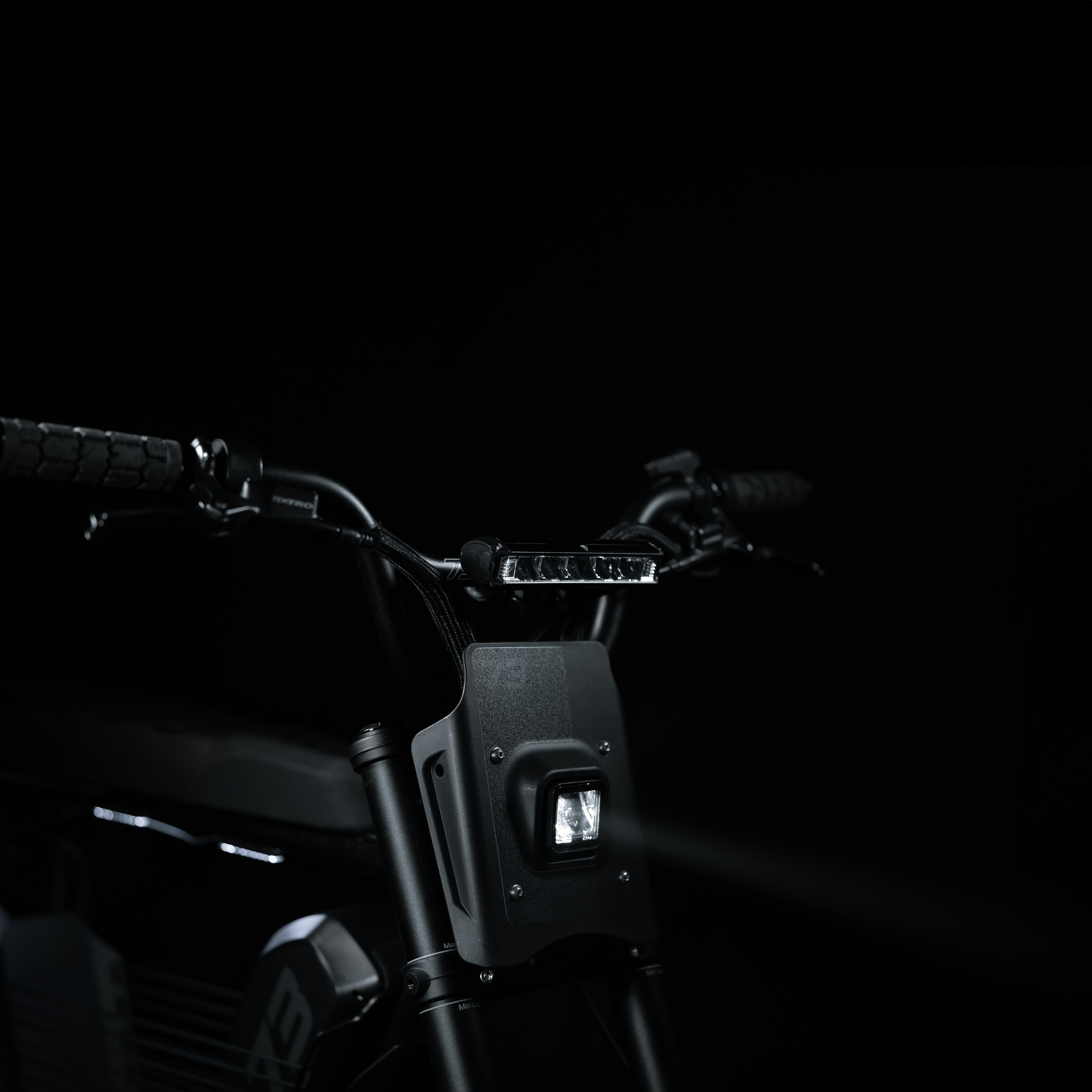 AUX5 Light Bar