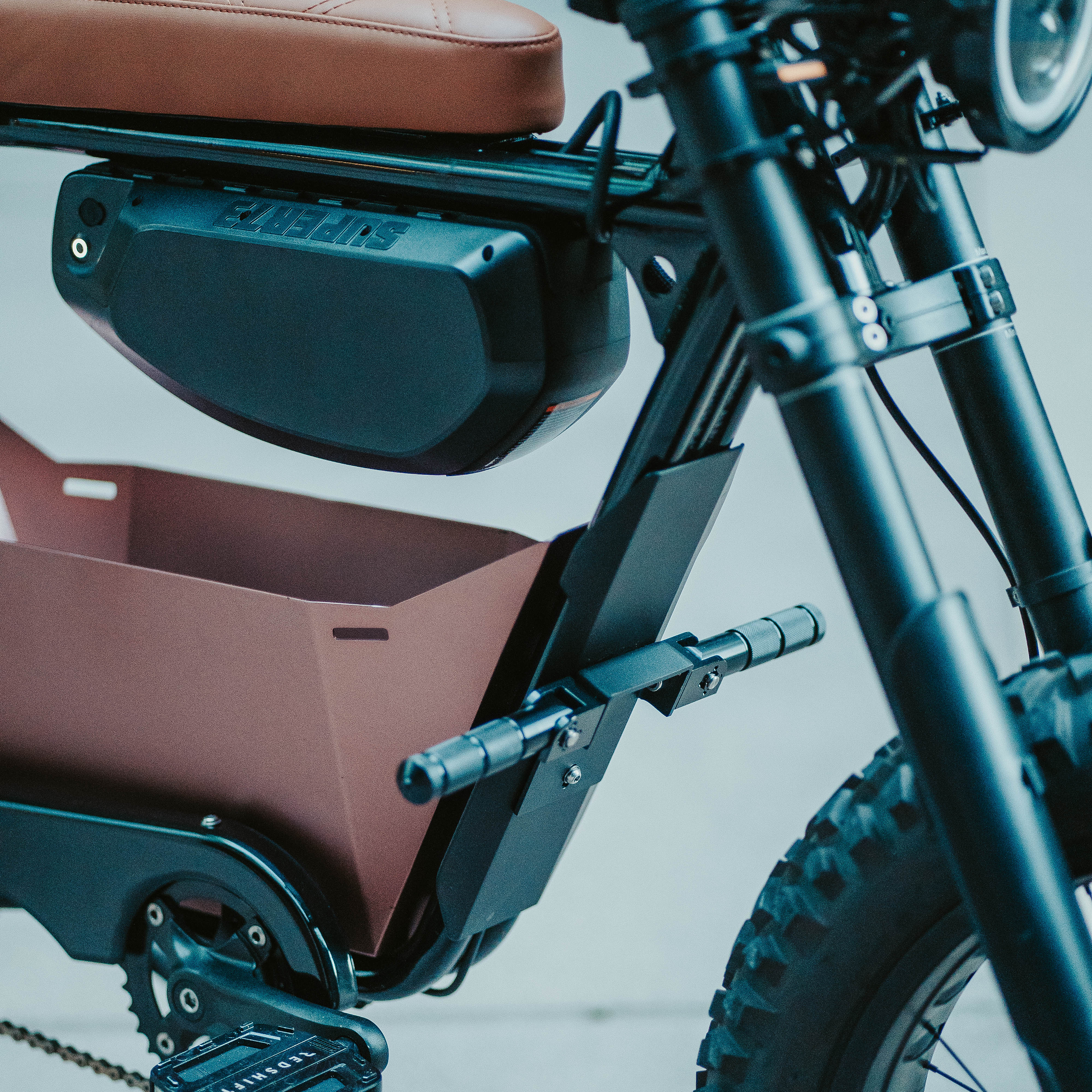 Kid Folding Footpegs Secondary image