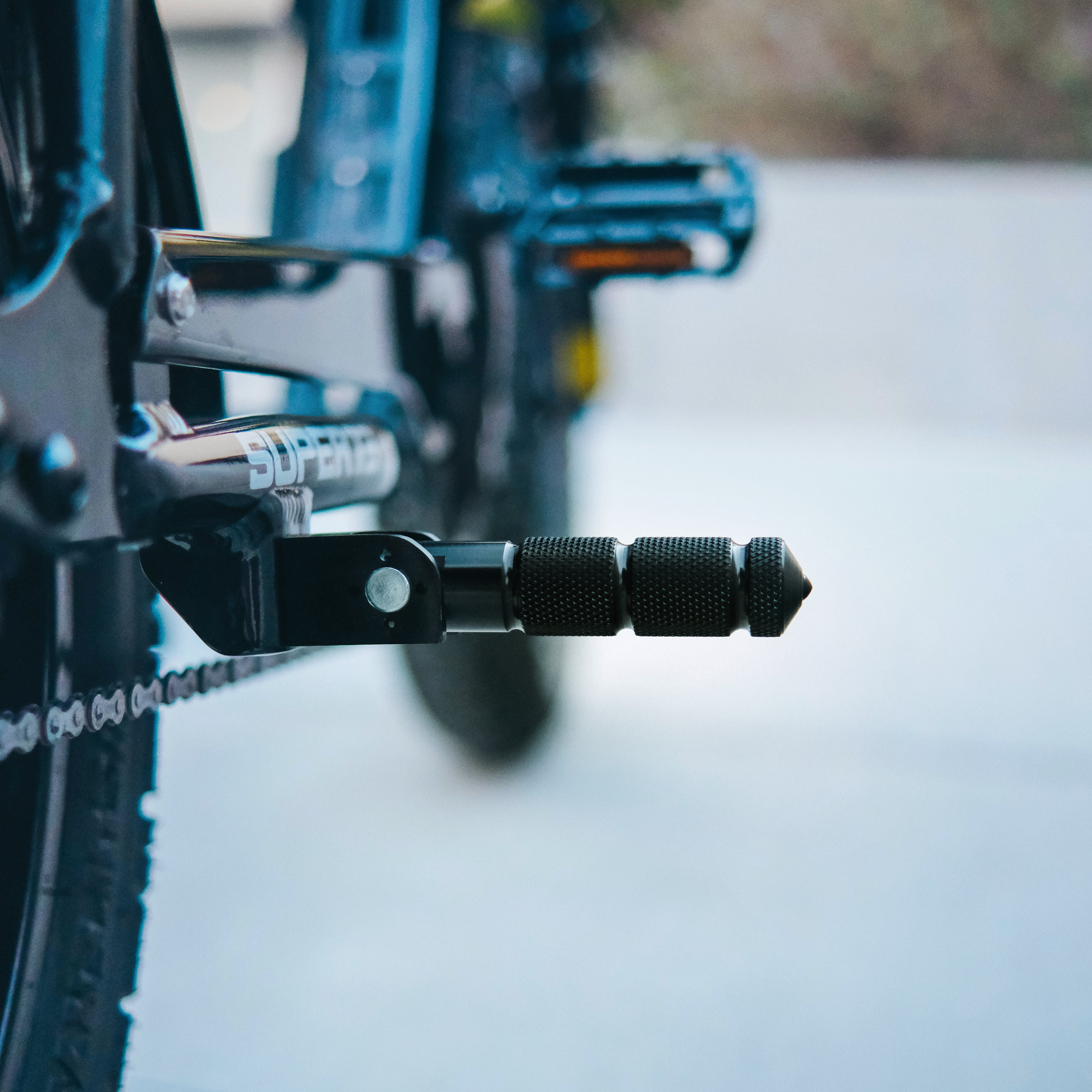 Folding Footpegs Secondary image